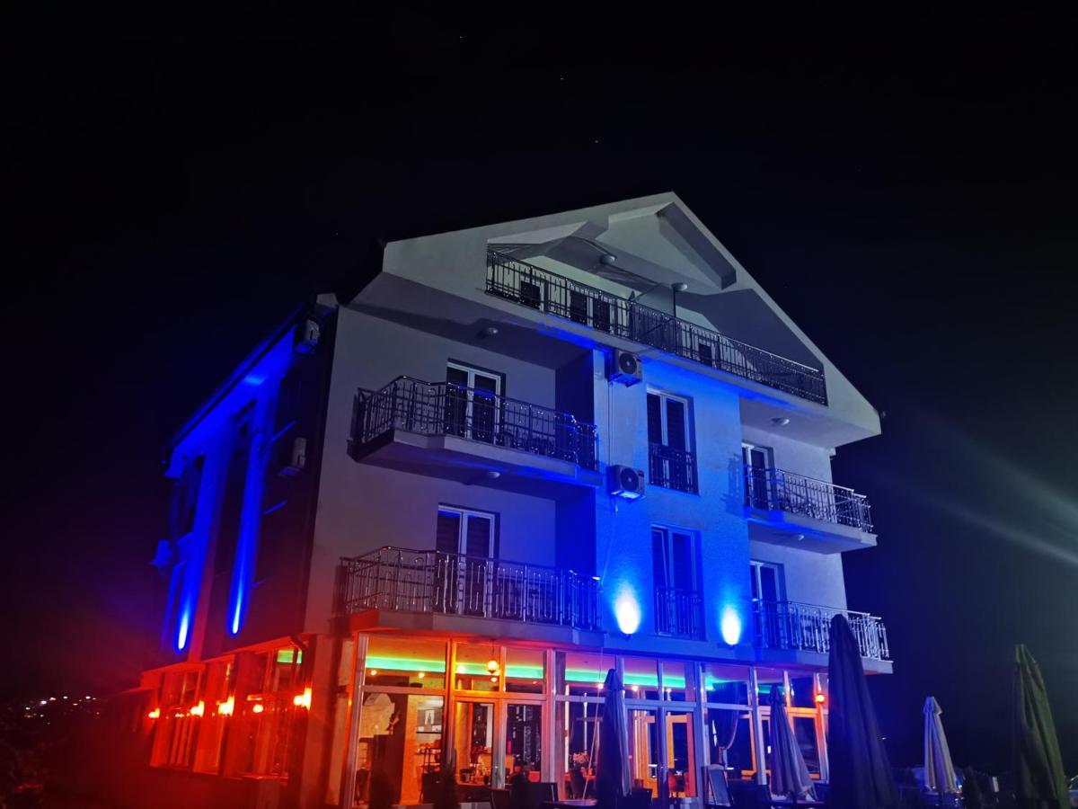 Sunrise Hotel & Camping Struga Esterno foto